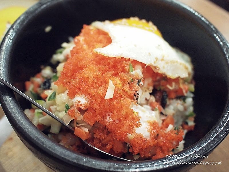 [韓國] 釜山必吃的大眾美食-友情石鍋拌飯우정 돌솥비빔밥전문점