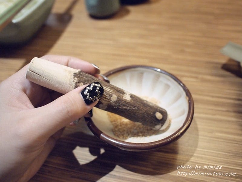 [光療] 幾合圖騰 x 鉚釘風光療指甲。新竹粉粉美甲工作室