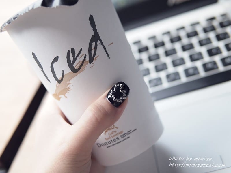 [光療] 幾合圖騰 x 鉚釘風光療指甲。新竹粉粉美甲工作室