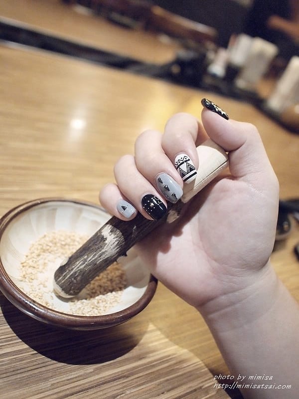 [光療] 幾合圖騰 x 鉚釘風光療指甲。新竹粉粉美甲工作室