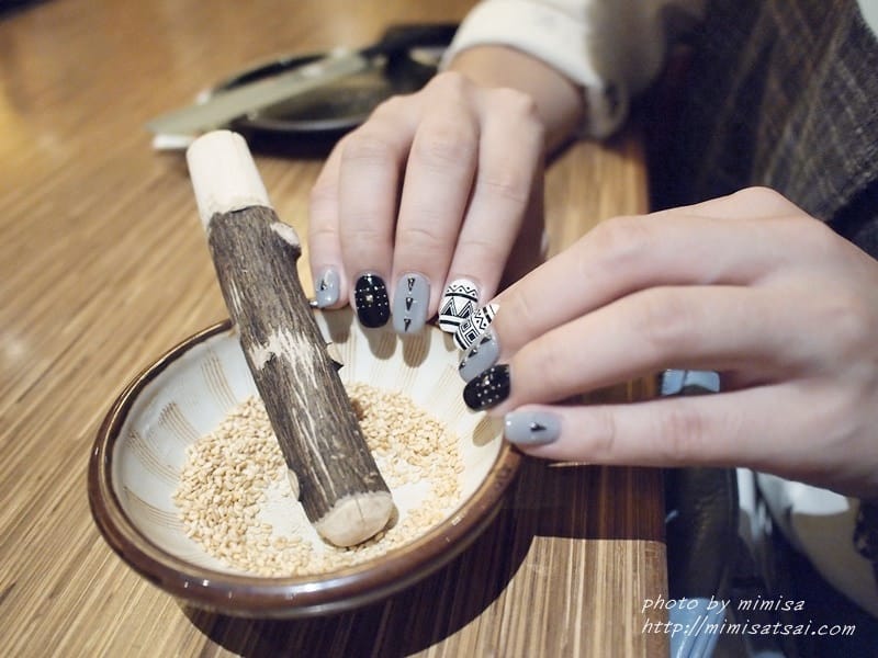 [光療] 幾合圖騰 x 鉚釘風光療指甲。新竹粉粉美甲工作室