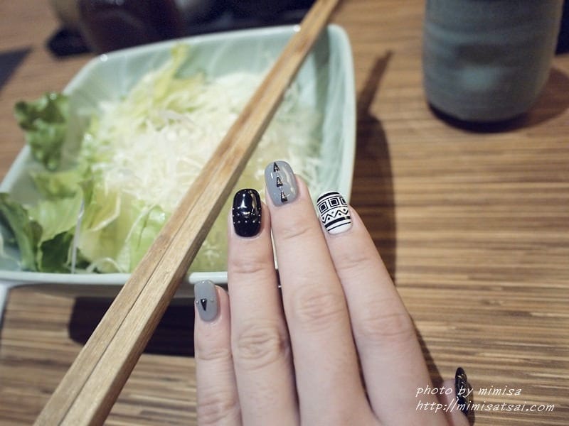 [光療] 幾合圖騰 x 鉚釘風光療指甲。新竹粉粉美甲工作室
