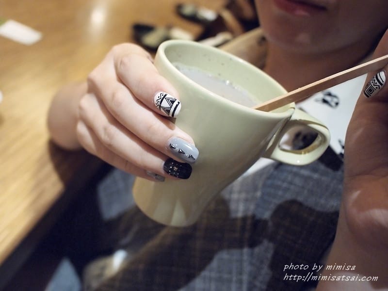 [光療] 幾合圖騰 x 鉚釘風光療指甲。新竹粉粉美甲工作室