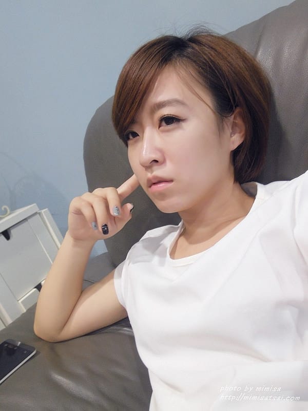 [光療] 幾合圖騰 x 鉚釘風光療指甲。新竹粉粉美甲工作室