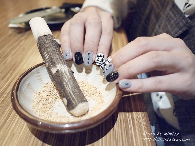 [光療] 幾合圖騰 x 鉚釘風光療指甲。新竹粉粉美甲工作室