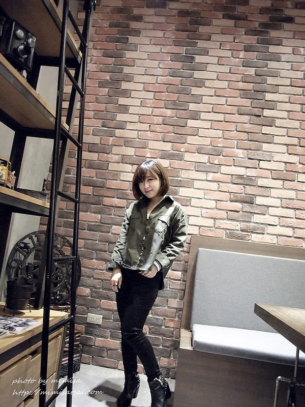 [分享] FE’CHA 露肩傘狀毛衣、短版襯衫、條紋T-shirt