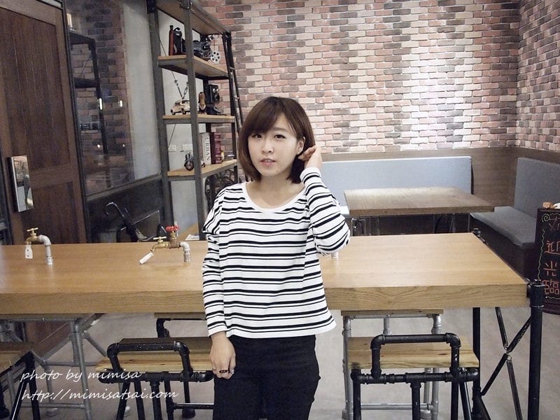 [分享] FE’CHA 露肩傘狀毛衣、短版襯衫、條紋T-shirt