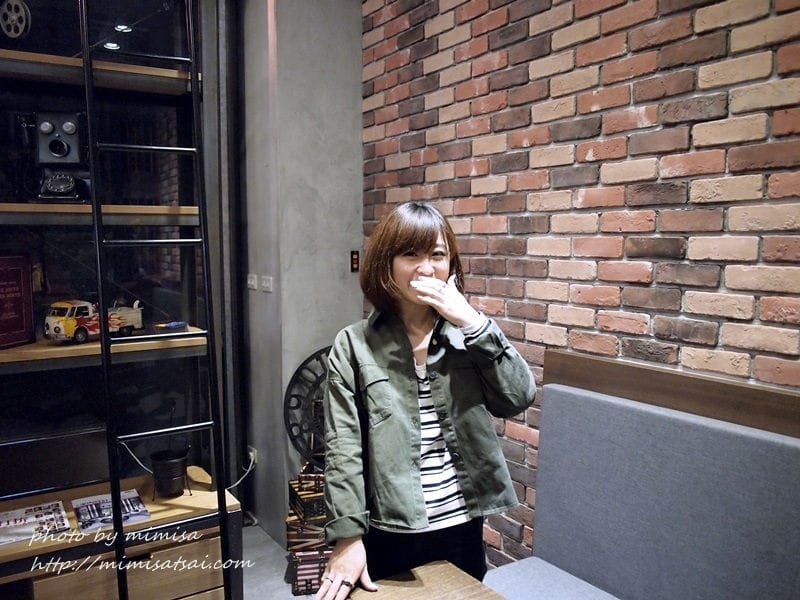 [分享] FE’CHA 露肩傘狀毛衣、短版襯衫、條紋T-shirt