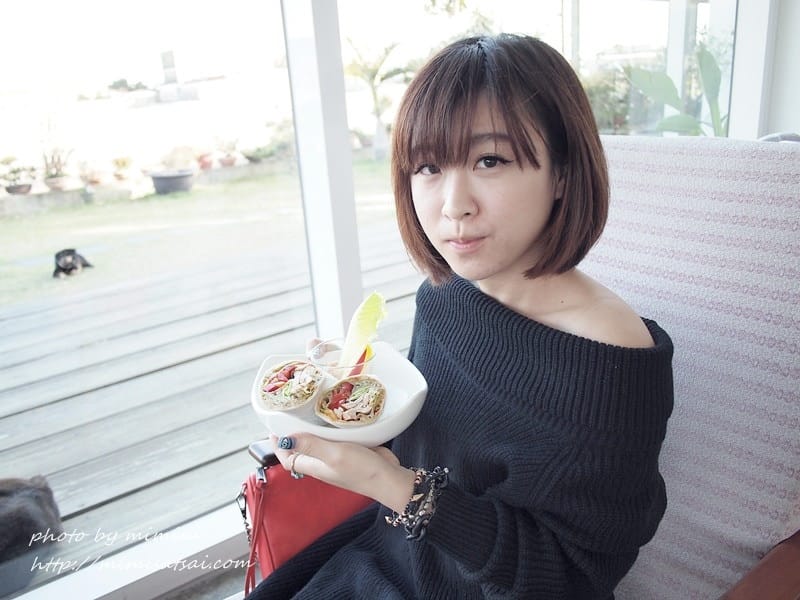 [分享] FE’CHA 露肩傘狀毛衣、短版襯衫、條紋T-shirt