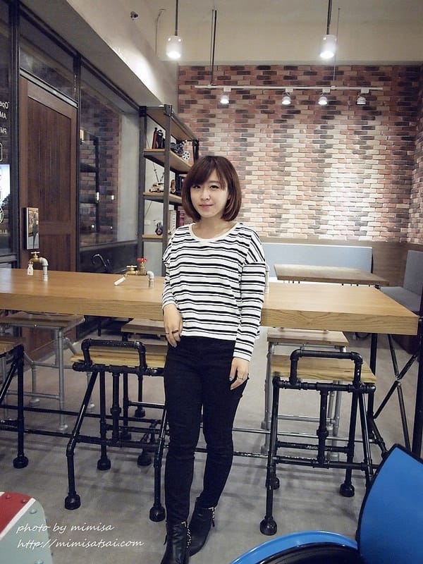 [分享] FE’CHA 露肩傘狀毛衣、短版襯衫、條紋T-shirt