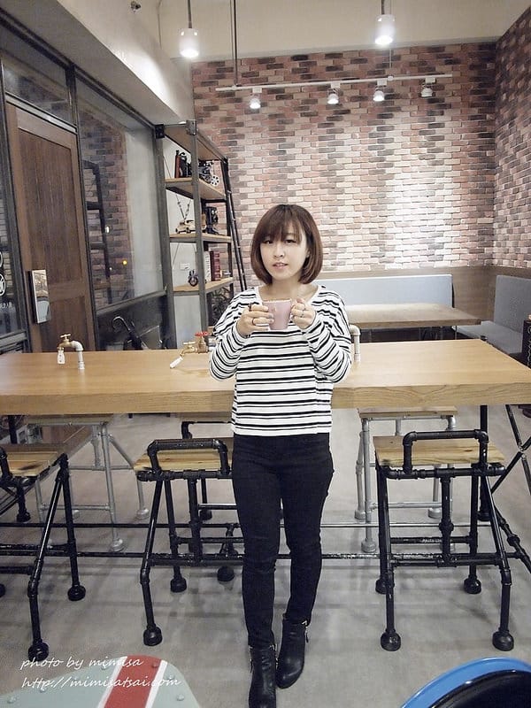 [分享] FE’CHA 露肩傘狀毛衣、短版襯衫、條紋T-shirt