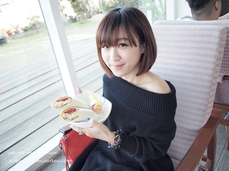 [分享] FE’CHA 露肩傘狀毛衣、短版襯衫、條紋T-shirt