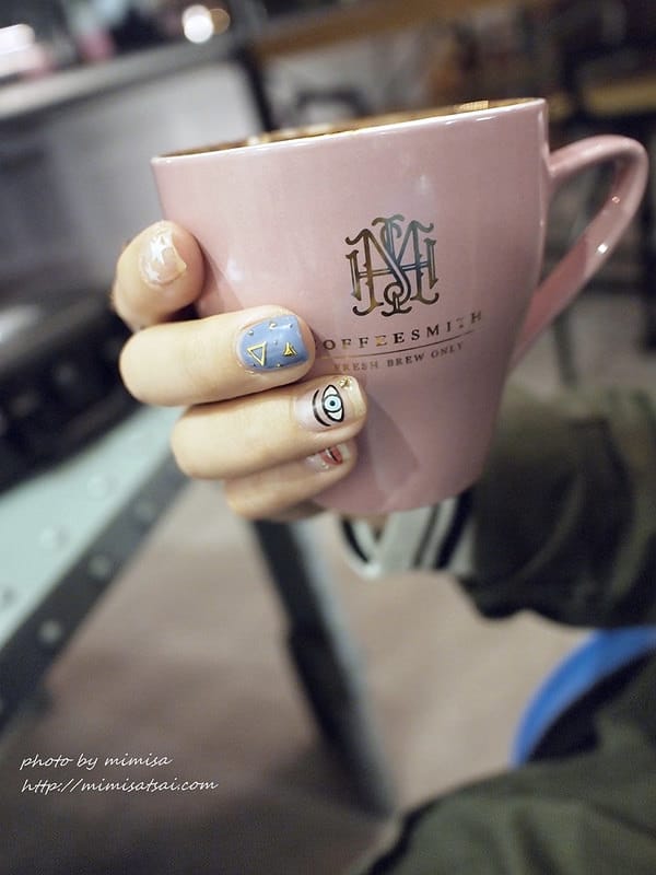 [光療] 大眼紅唇搞怪風光療指甲。新竹粉粉美甲工作室