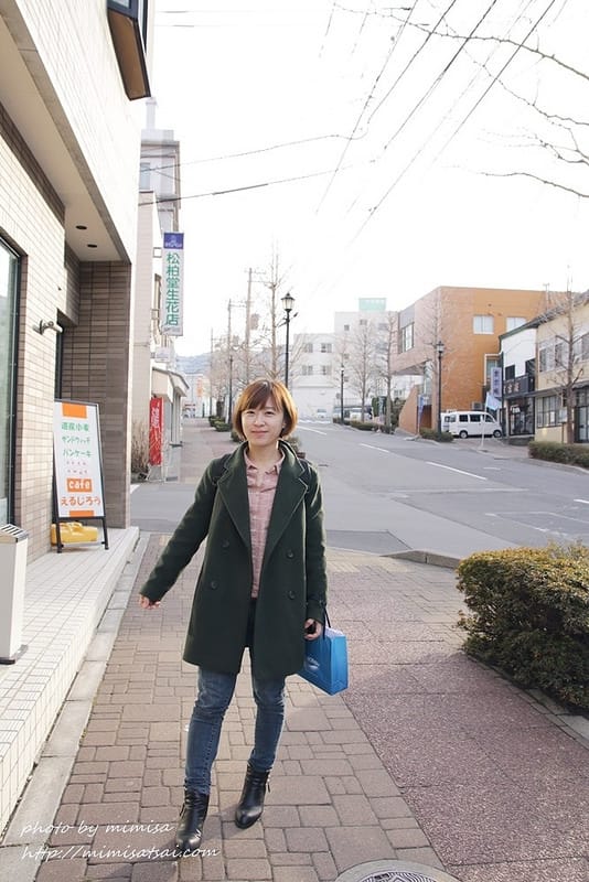 [分享] 韓國 OZNARA 墨綠色大衣、小羔羊外套。我在北海道的6天穿搭