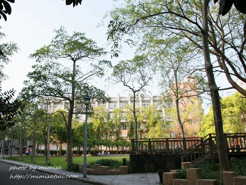 [分享] 美不勝收的中華大學小郊遊。春季賞花趣