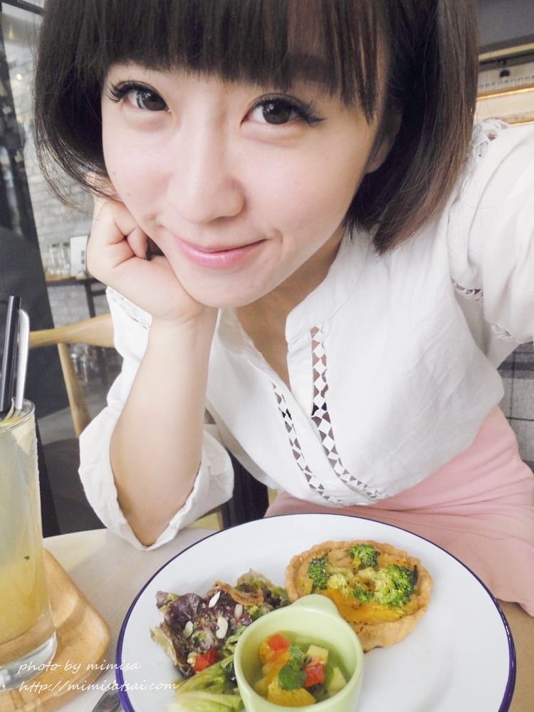 [鞋子] 終於等到韓國很火紅的SBENU黑天鵝款。我也和再臨歐爸穿情侶鞋了