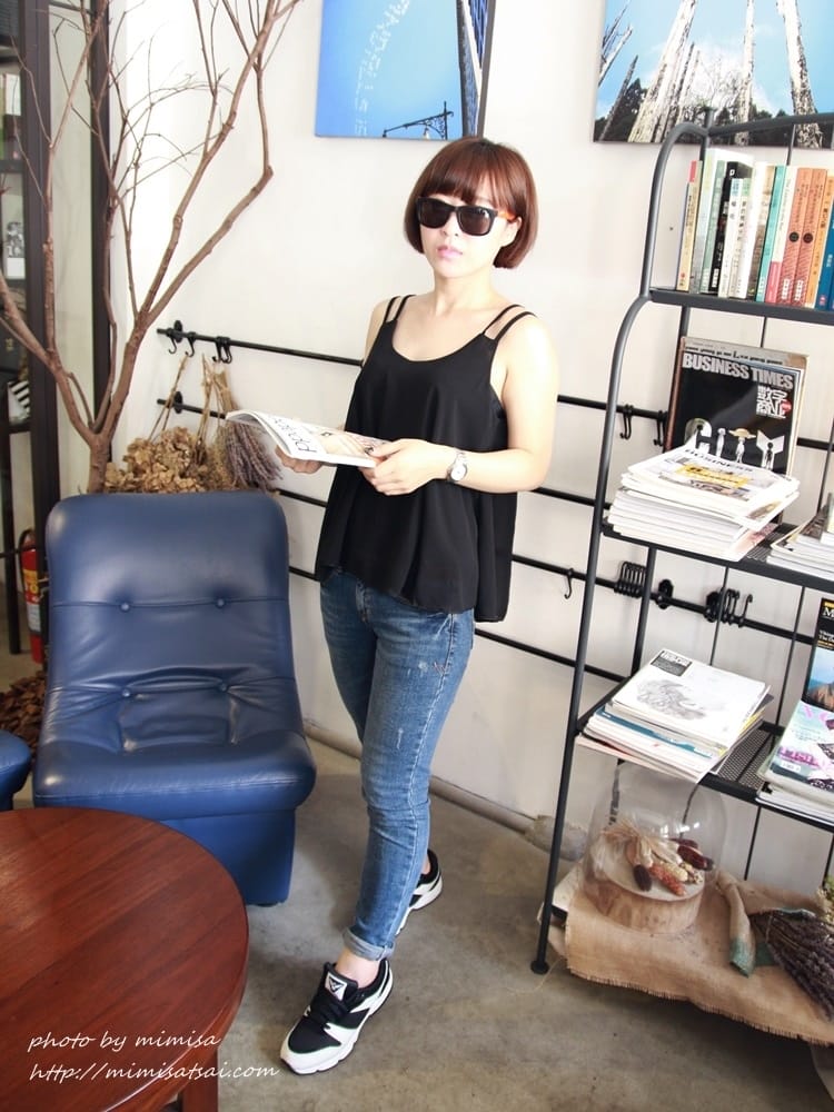 [鞋子] 終於等到韓國很火紅的SBENU黑天鵝款。我也和再臨歐爸穿情侶鞋了