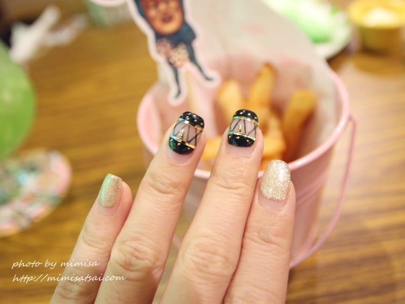 [光療] 維持度超高的金屬簍空小搖滾風光療指甲。新竹粉粉美甲工作室