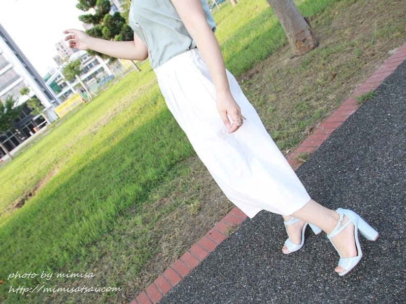 [鞋子] ASOS實在是太好逛了。NEW LOOK baby藍高跟涼鞋
