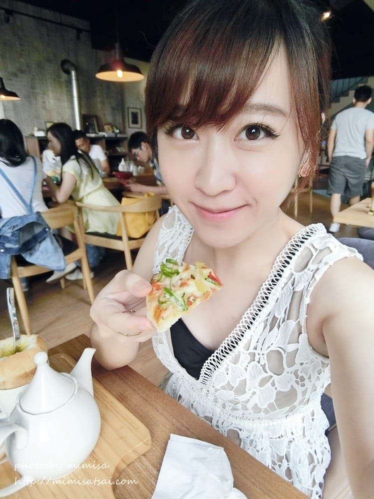 [分享] DDADDADDA簍空蕾絲長洋裝。首次在USTYLE SHOP購買