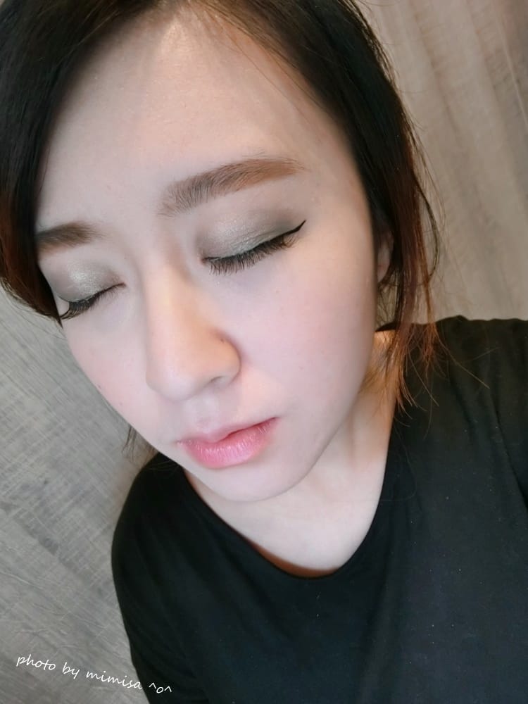 [化妝品] SEATREE 定妝蜜粉、三色眼影及兩用護唇膏。打造輕煙燻妝感