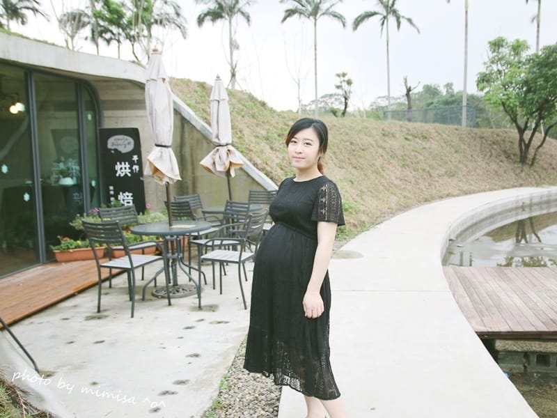 [分享] GU條紋休閒洋裝 & LOVFEE蕾絲雕花洋裝。孕媽咪最後的穿搭分享