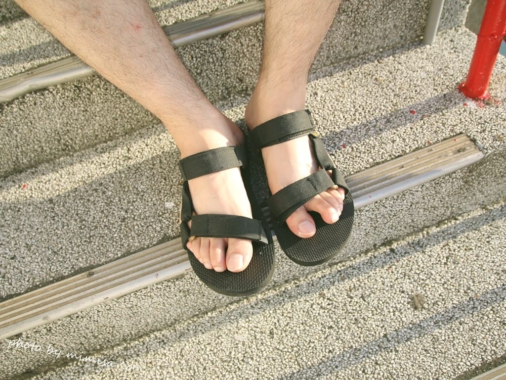 [鞋子] Teva Universal Slide Sandal。陪我們探索這個世界