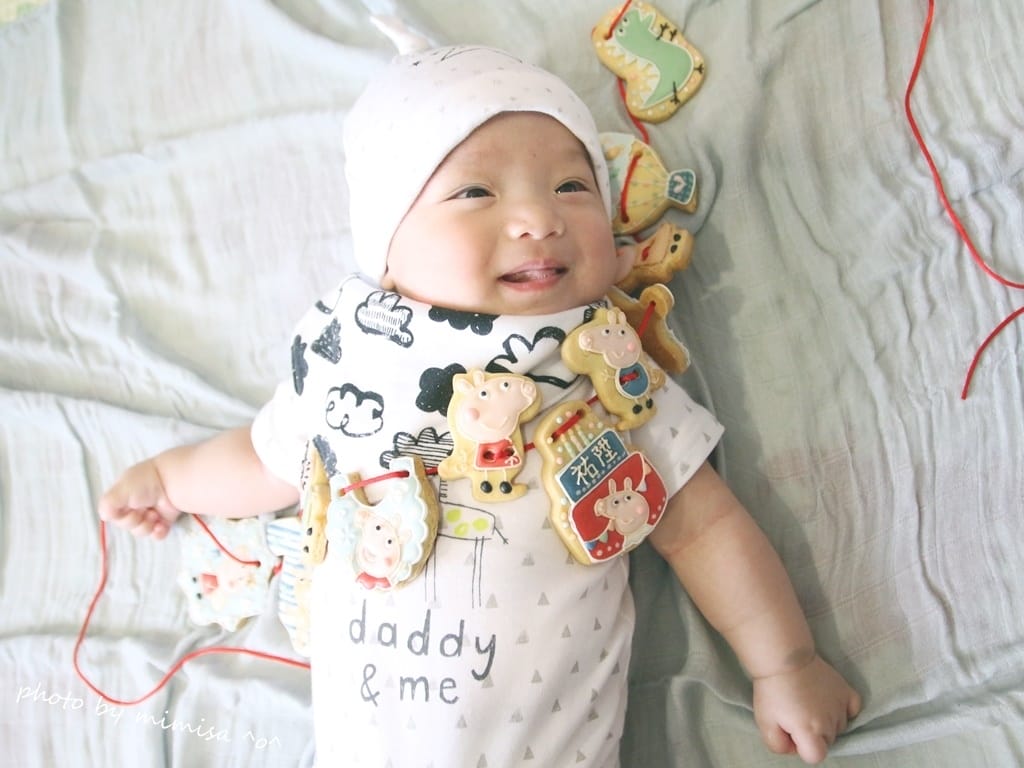 [BABY] 賴虎底迪滿4個月來收涎趴囉!!!日光和煦收涎/生日/婚禮餅乾