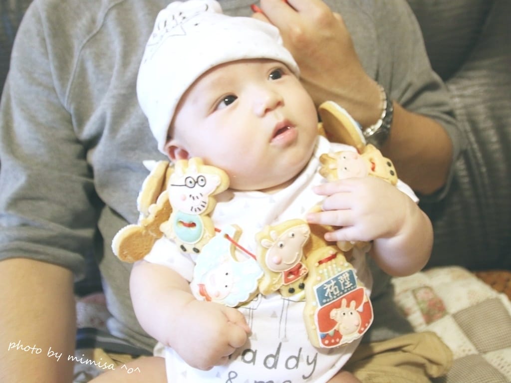 [BABY] 賴虎底迪滿4個月來收涎趴囉!!!日光和煦收涎/生日/婚禮餅乾