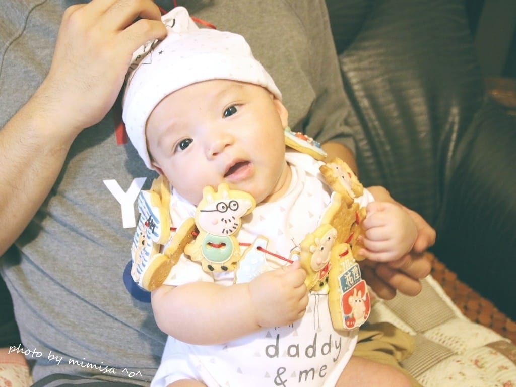 [BABY] 賴虎底迪滿4個月來收涎趴囉!!!日光和煦收涎/生日/婚禮餅乾