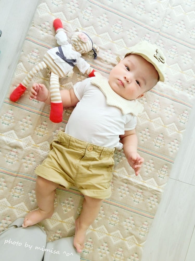 [BABY] 骨子裡的流氓魂在5個月時出現啦!!!一定要為你特別紀錄這個月~