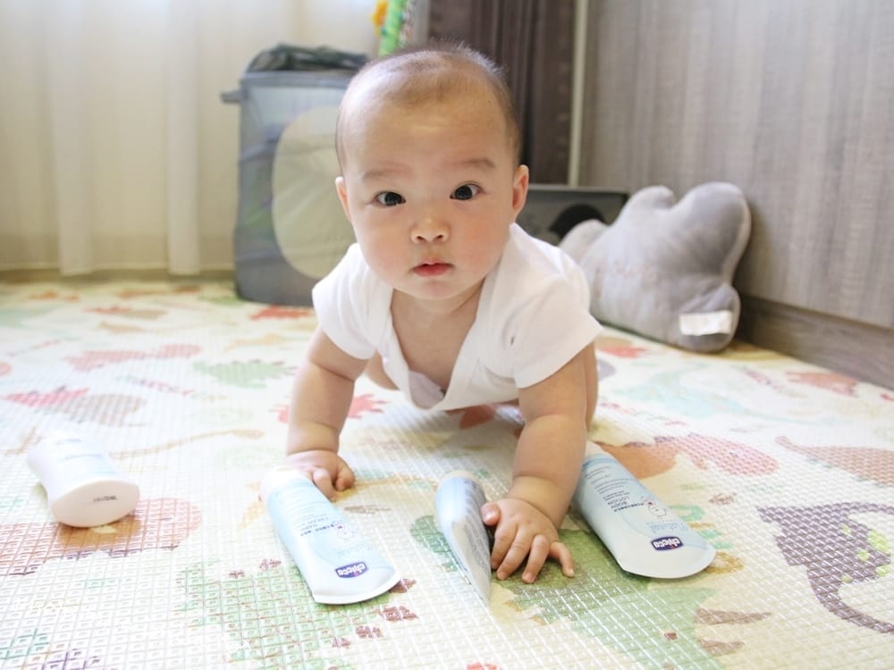 [BABY] Chicco原生脂系列讓寶寶回到最自然的呵護。沐浴油、潤膚乳液、四合一護膚膏及液態爽身粉