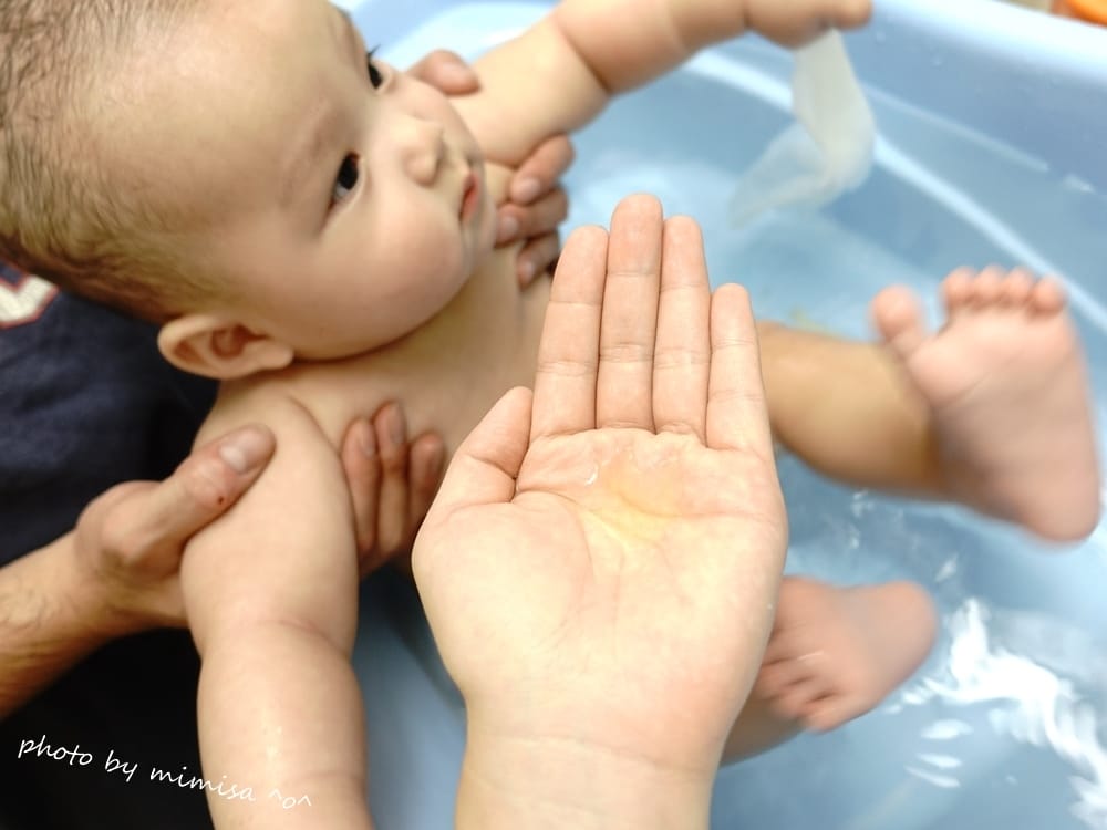 [BABY] Chicco原生脂系列讓寶寶回到最自然的呵護。沐浴油、潤膚乳液、四合一護膚膏及液態爽身粉