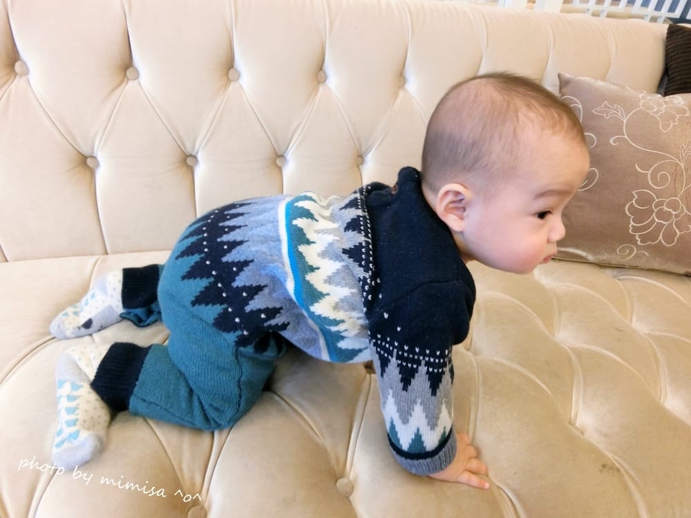 [BABY] 翻爬坐的7、8、9個月。帶小孩只不過是一塊小蛋糕(好狂妄的樂觀傻媽咪)