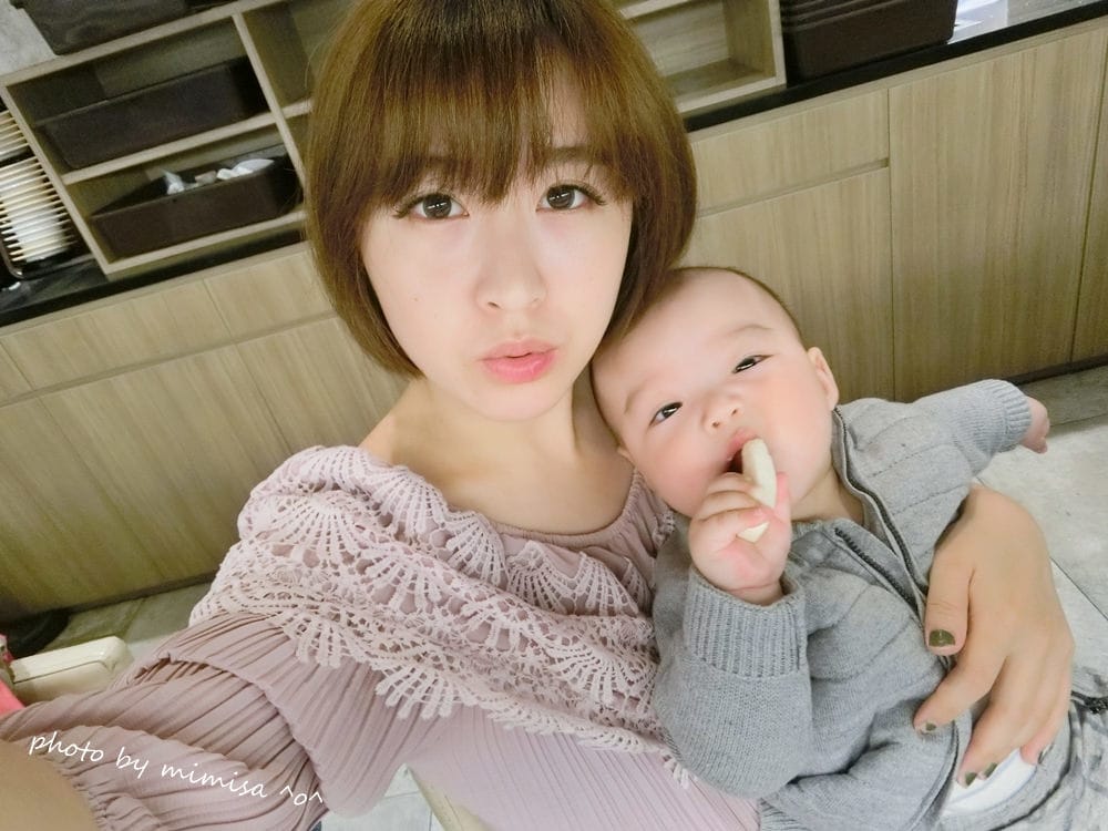 [BABY] 翻爬坐的7、8、9個月。帶小孩只不過是一塊小蛋糕(好狂妄的樂觀傻媽咪)