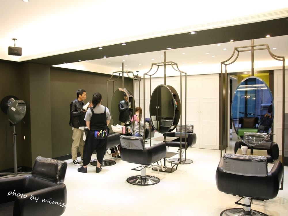 [髮型] 台北東區激賞髮型。一次就愛上的CPF離子護和霧感藍綠色調的染髮