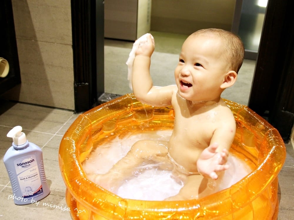 [BABY] 珊諾sanosan沐浴清潔&肌膚保養。Huhu的Q嫩肌膚就安心的交給他!!!