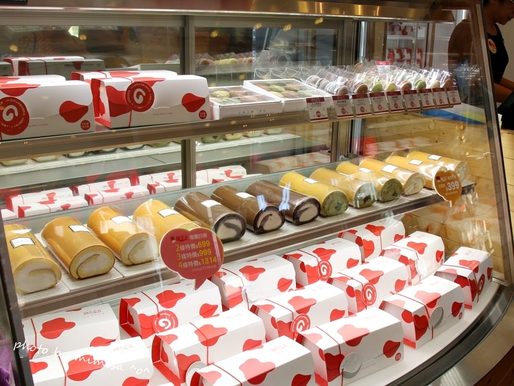 [下午茶] 團購冠軍生乳捲亞尼克萬里創始店。歐多桑の笑顏&限定芒果塔讓我幸褔滿滿