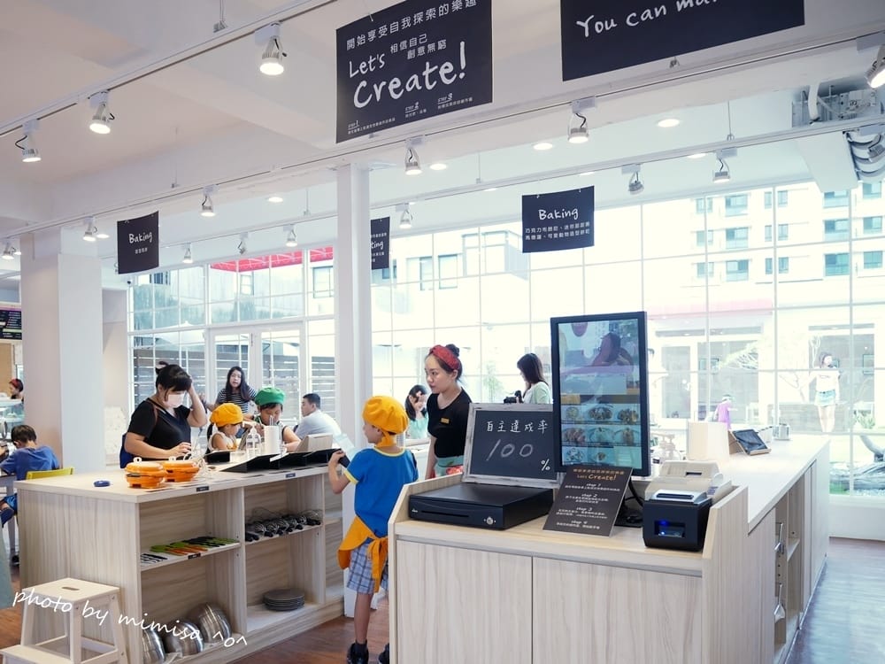 [下午茶] 亞尼克台南安平店。萬聖節就來去亞尼克挑選甜點吧!!!