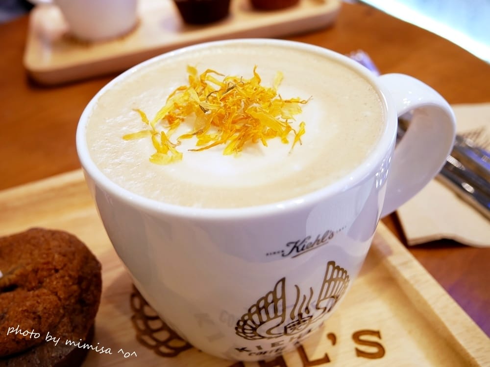 [下午茶] 新光三越A11 KIEHL’S COFFEE HOUSE。一起來品嘗令人舒壓療癒的金盞花拿鐵