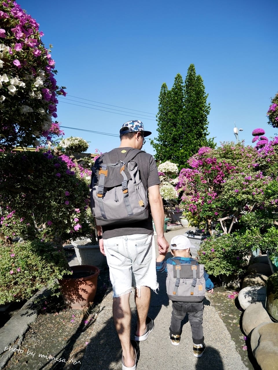 [媽咪] LASSIG英倫率性旅行後背親子包。揹著親子包一起去旅行!!!