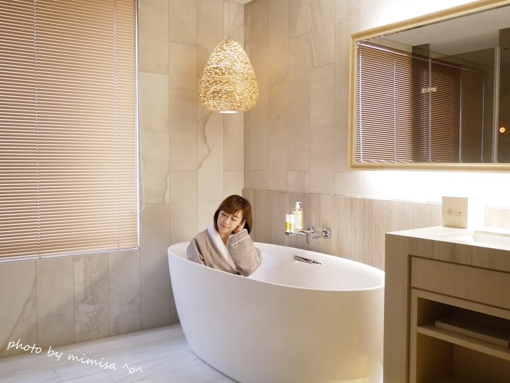 [身體保養] 草本肌曜私密潔膚露、Naturero私密精華及私密植淨噴霧。讓我展現女性的自信和美麗