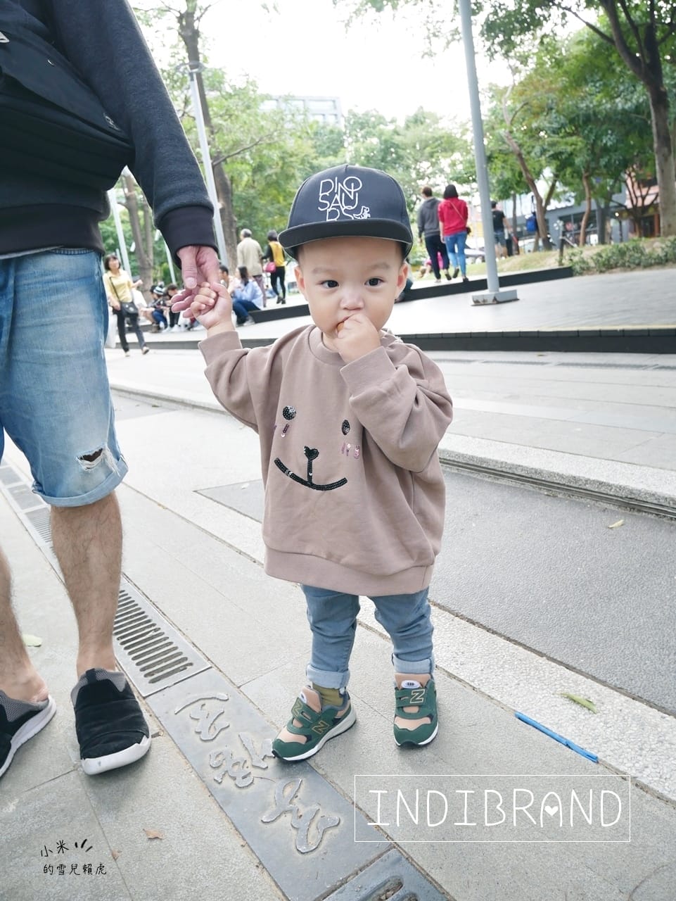 [BABY] Huhu秋季穿搭。依舊是1年前的小肉Hu~
