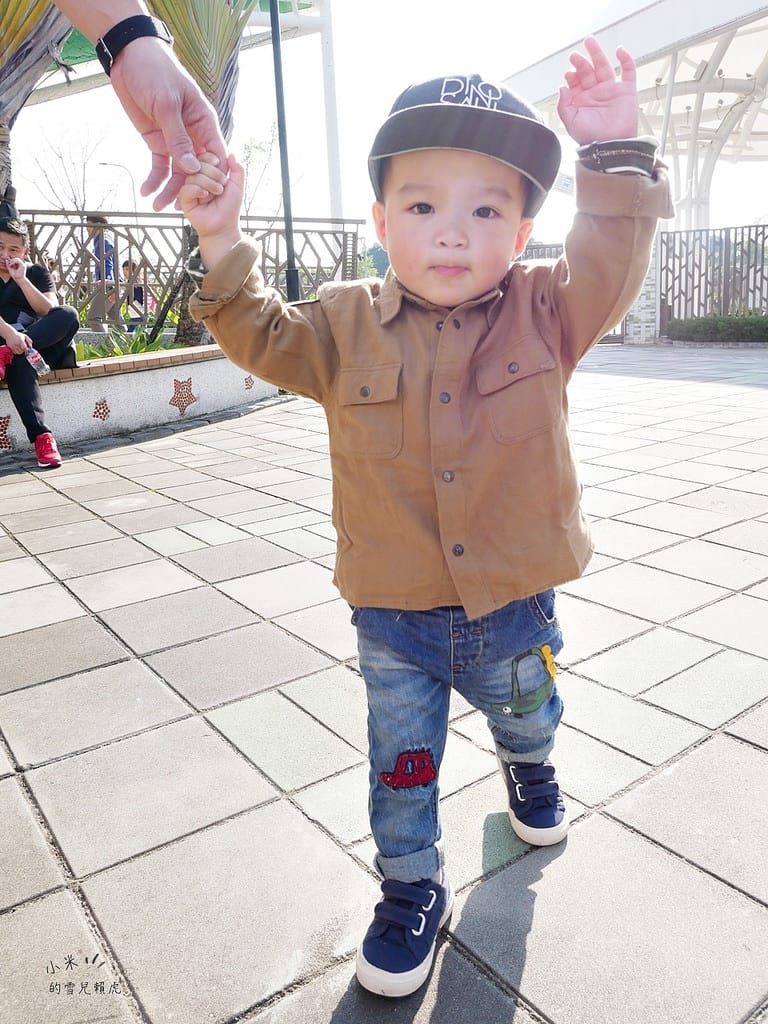 [BABY] Huhu冬季穿搭。依舊是1年前的小肉Hu