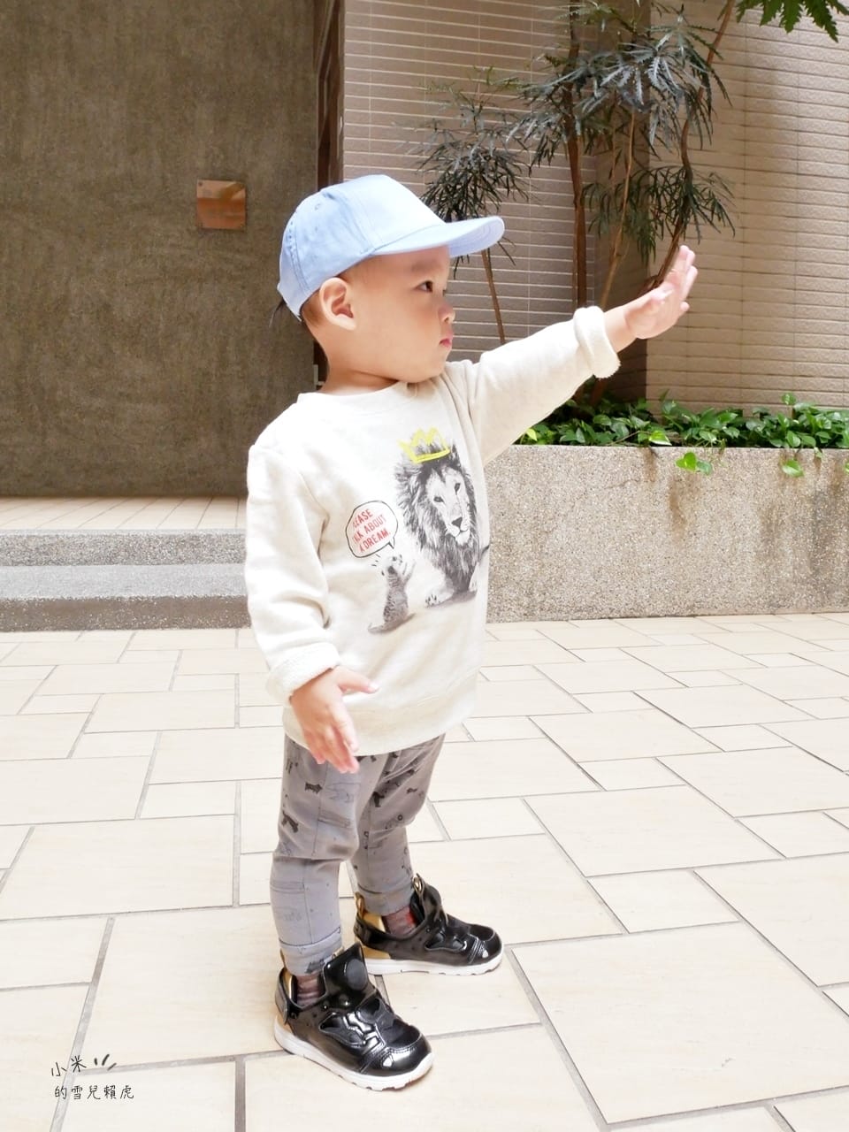 [BABY] Huhu冬季穿搭。依舊是1年前的小肉Hu