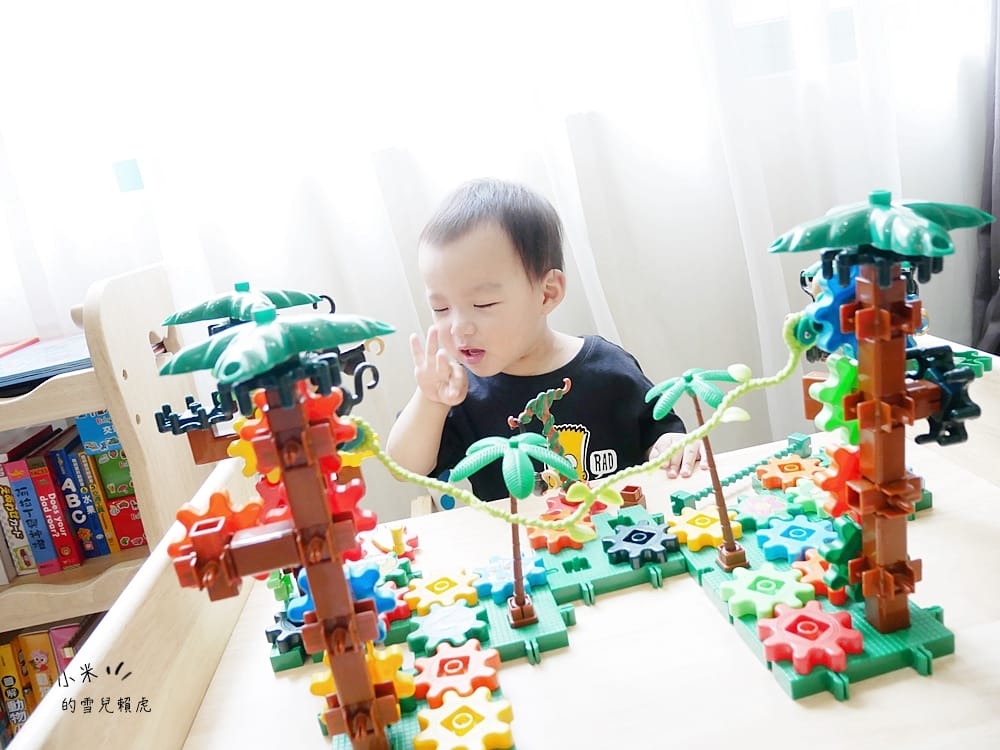 [BABY] MesaSilla幼兒實木家具。養成寶寶閱讀的好習慣~