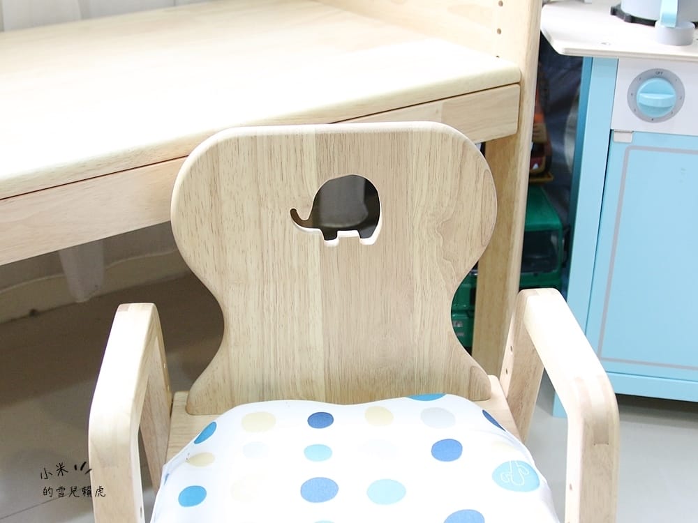 [BABY] MesaSilla幼兒實木家具。養成寶寶閱讀的好習慣~