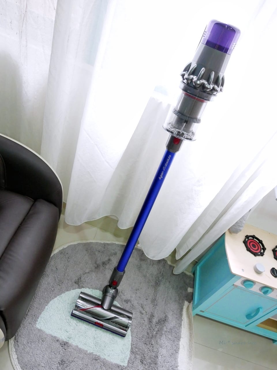 dyson (7).JPG dyson (7).JPG