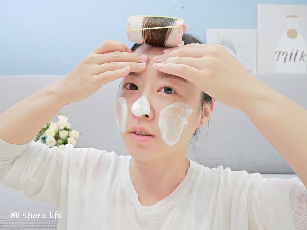 CHIC CHOC植萃舒活洗顏皂霜-使用中 CHIC CHOC植萃舒活洗顏皂霜-使用中