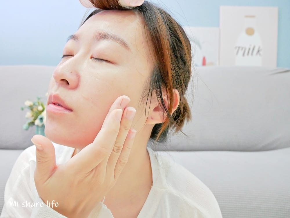 CHIC CHOC植萃舒活菁華液-使用中 CHIC CHOC植萃舒活菁華液-使用中